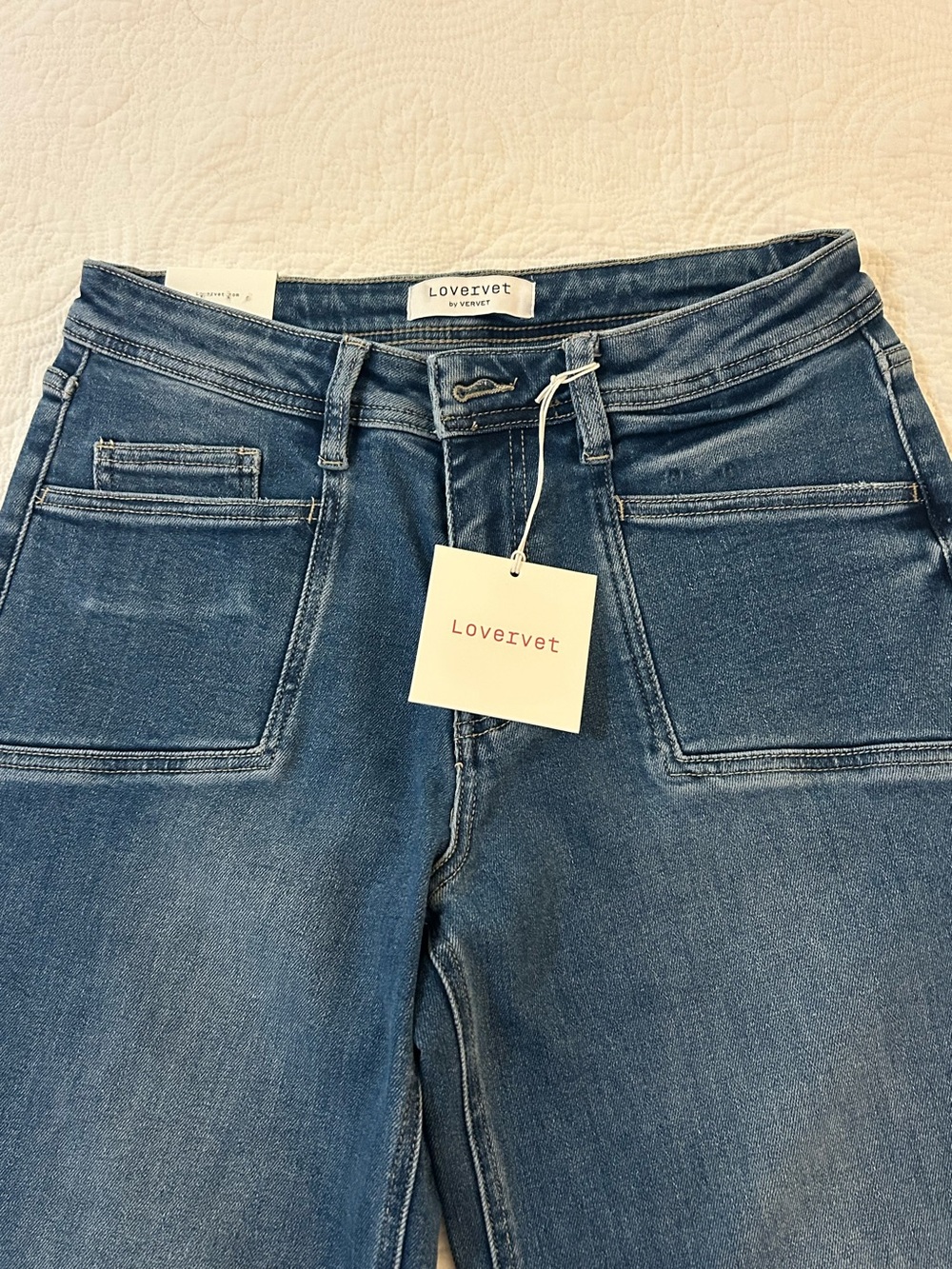 Dorothy from Lovervet. High rise crop wide leg jeans.
